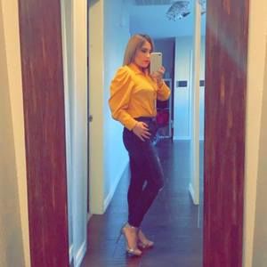 Meet your Posher, Adriana